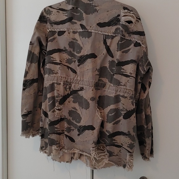 POL Light Beige Distressed Jacket - Picture 4 of 4